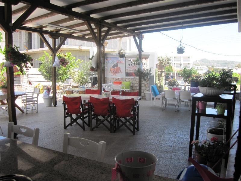 Vickys Studios Faliraki Rhodes City Екстериор снимка